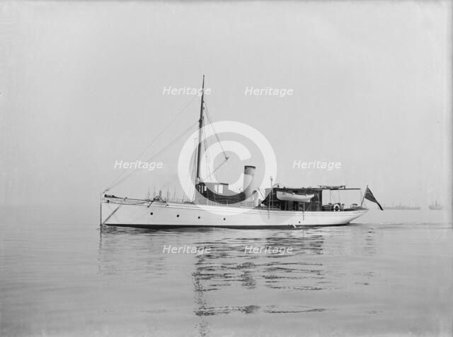 Steam yacht 'Shawnee' under way, 1914. Creator: Kirk & Sons of Cowes.