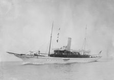 Steam yacht under way. Creator: Kirk & Sons of Cowes