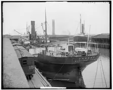Steamship docks, Savannah, Ga., between 1900 and 1915. Creator: Unknown