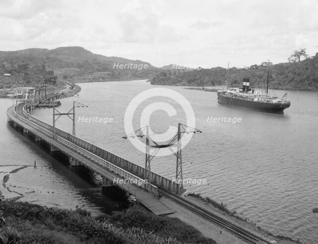 Steamship passing Chagres River crossing, between 1904 and 1920. Creator: Unknown.