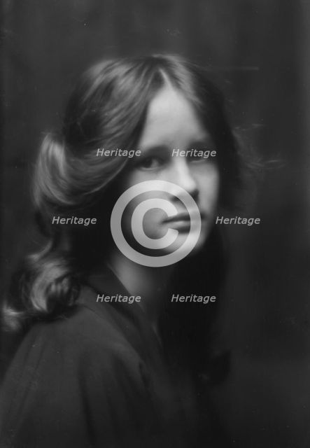 Stebbins, Jocelyn, Miss (Mrs. Fletcher), portrait photograph, 1912 or 1913. Creator: Arnold Genthe.