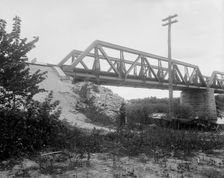 Steel bridge over Illinois River at Pearl, Ill., 1901 Oct 11. Creator: Unknown