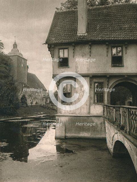 'Steinfurt, (Westfalen). Wasserburg', 1931. Artist: Kurt Hielscher.