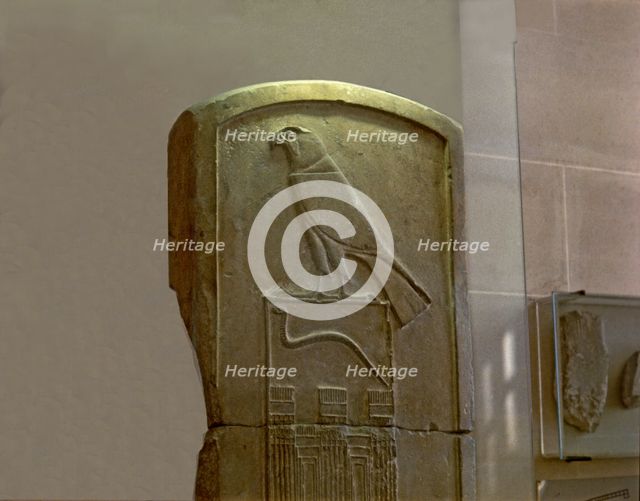 Stela of the snake king made in limestone, detail of the top, comes from Abydos, 2900 b.C..
