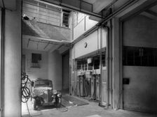 Stepney Carrier Co Ltd, 94-100 St John Street, Islington, London, c1935. Artist: Herbert Felton