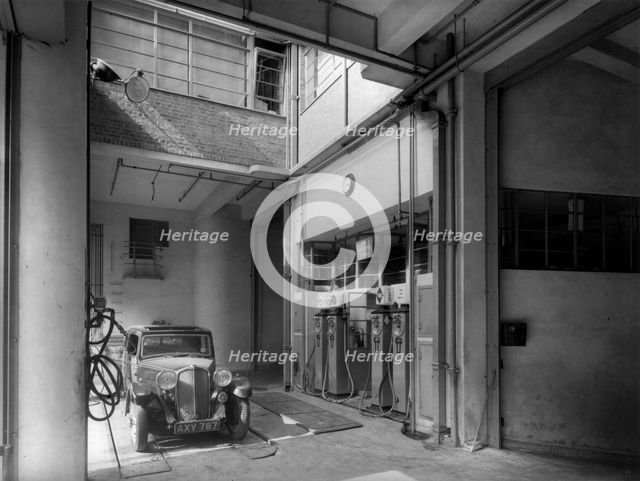 Stepney Carrier Co Ltd, 94-100 St John Street, Islington, London, c1935. Artist: Herbert Felton