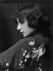 Sterling, Pauline, Miss, portrait photograph, 1913. Creator: Arnold Genthe