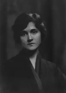 Stewart, M., Miss (Horton), portrait photograph, 1916. Creator: Arnold Genthe