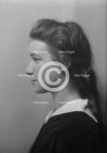 Steurer, Anita, Miss, portrait photograph, 1915 Mar. Creator: Arnold Genthe.