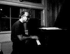 Steve Kuhn, Tenor Clef, Hoxton Square, London, May 1992. Artist: Brian O'Connor