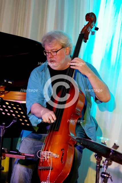 Steve Rodby, Watermill Jazz Club, Dorking, Surrey, 2nd August 2016. Artist: Brian O'Connor.