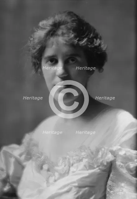 Stevens, J., Miss, portrait photograph, 1914 June 8. Creator: Arnold Genthe.