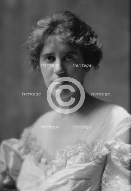 Stevens, J., Miss, portrait photograph, 1914 June 8. Creator: Arnold Genthe.
