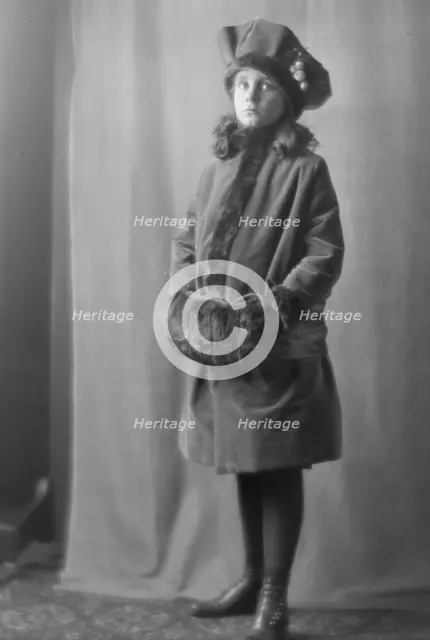 Stillman, C.C., Mrs., child of, portrait photograph, 1913. Creator: Arnold Genthe.
