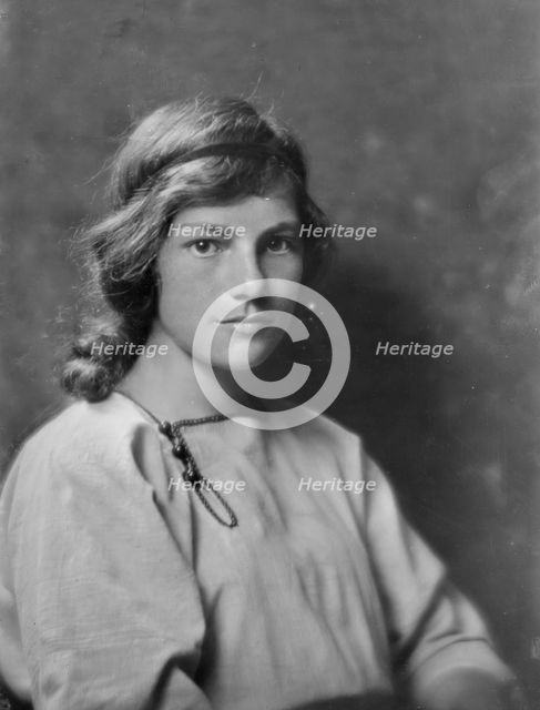 Stoehr, Ema, Miss, portrait photograph, not before 1916. Creator: Arnold Genthe.