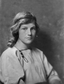 Stoehr, Ema, Miss, portrait photograph, not before 1916. Creator: Arnold Genthe