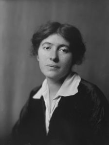Stokes, J.G., Mrs., portrait photograph, 1916 or 1917. Creator: Arnold Genthe