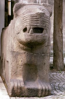 Stone carving of a lion, Hittite