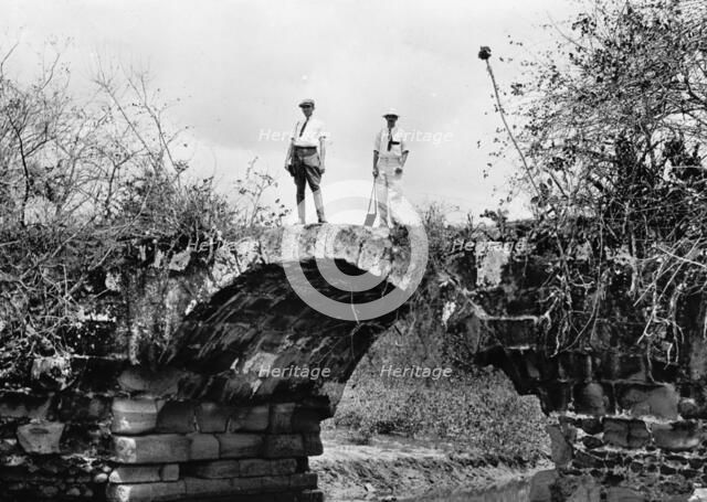 Stone arch, King's Highway bridge, Panama, c.between 1910 and 1920. Creator: Unknown.