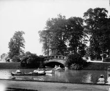 Stone bridge, Belle Isle [Park], Detroit, Mich., between 1900 and 1910. Creator: Unknown