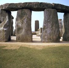 Stonehenge from the west, 25th century BC