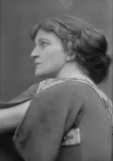 Storm, Diana, Miss, portrait photograph, 1912 or 1913. Creator: Arnold Genthe