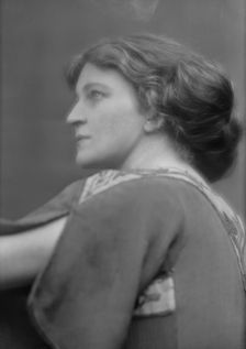 Storm, Diana, Miss, portrait photograph, 1912 or 1913. Creator: Arnold Genthe