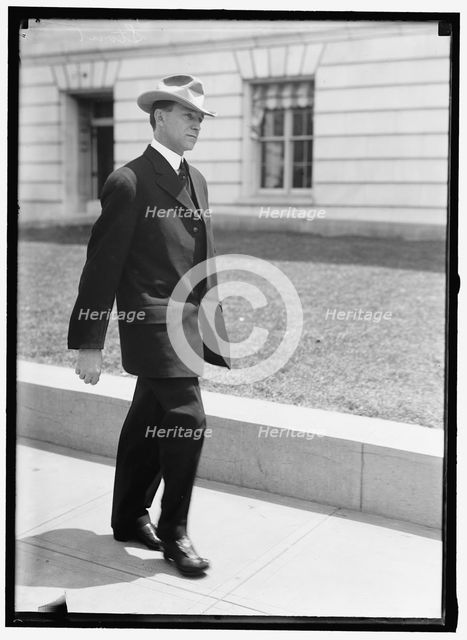 Stout, between 1913 and 1918. Creator: Harris & Ewing.