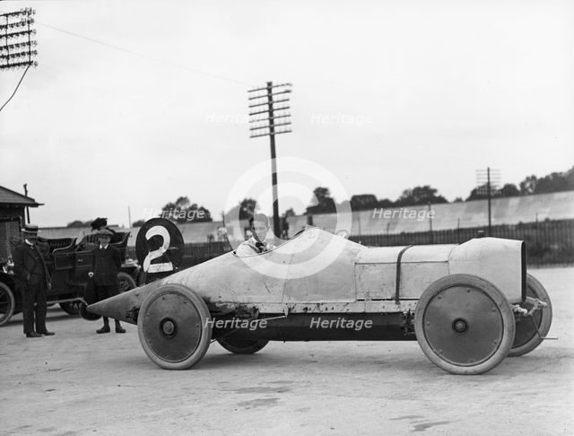 Straker Squire18.8 litre at Brooklands 28th May 1910 Artist: Unknown.
