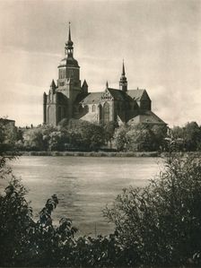 Stralslund - Marienkirche 1931. Artist: Kurt Hielscher