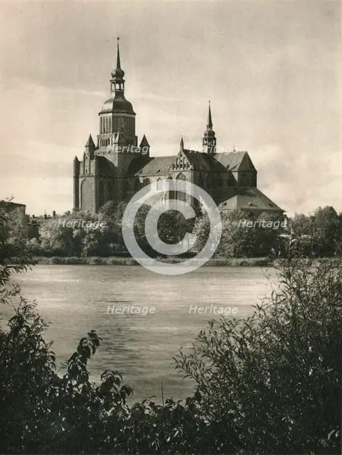 'Stralslund - Marienkirche', 1931. Artist: Kurt Hielscher.