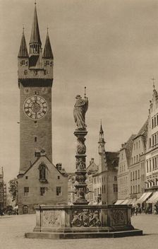 Straubing - Ludwigsplatz with Town Tower and Fountain of 1644 1931. Artist: Kurt Hielscher