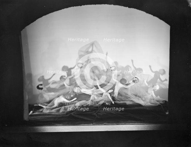 Strauss, Sarah Mildred, and pupils, 1941 Creator: Arnold Genthe.