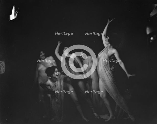 Strauss, Sarah Mildred, and pupils, 1925 Sept. 26. Creator: Arnold Genthe.