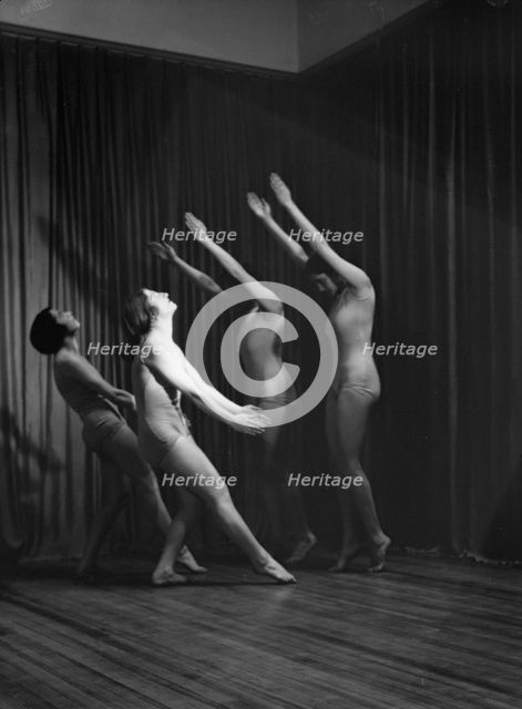 Strauss, Sarah Mildred, and pupils, 1930 Apr. 25. Creator: Arnold Genthe.