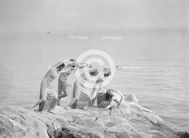 Strauss, Sarah Mildred, and pupils, 1932 June 5. Creator: Arnold Genthe.