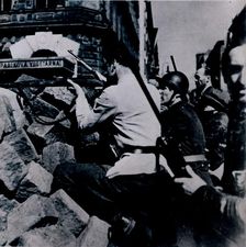Street fighting in Prague, 1945