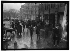 Street scene near 17th Street and State, War & Navy building, Washington, DC, between 1913 and 1918. Creator: Harris & Ewing