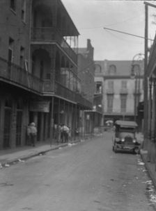 Street scene, New Orleans, between 1920 and 1926. Creator: Arnold Genthe