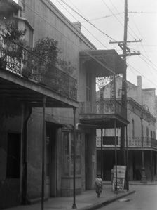 Street scene, New Orleans, between 1920 and 1926. Creator: Arnold Genthe