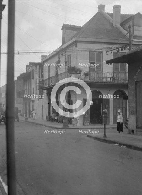 Street scene, New Orleans, between 1920 and 1926. Creator: Arnold Genthe.