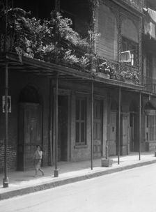 Street scene, New Orleans, between 1920 and 1926. Creator: Arnold Genthe