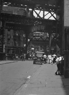 Street scene in New York City, between 1896 and 1942. Creator: Arnold Genthe