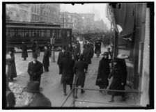 Street scene, Washington, D.C., between 1913 and 1918. Creator: Harris & Ewing