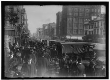 Street scene, Washington, D.C., between 1913 and 1918. Creator: Harris & Ewing