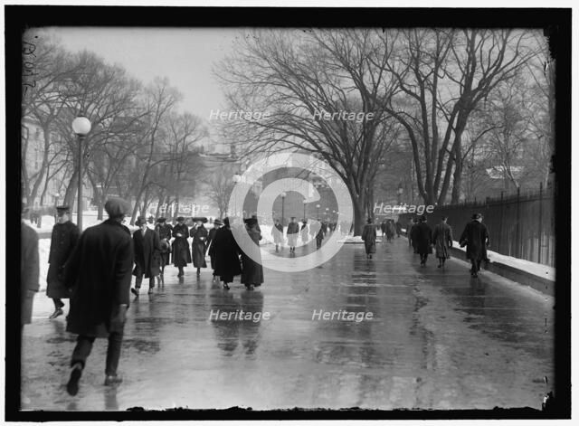 Street scene, Washington, D.C., between 1913 and 1918. Creator: Harris & Ewing.