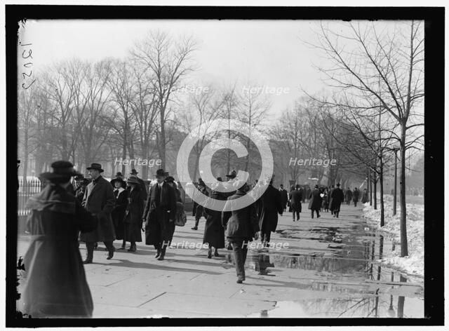 Street scene, Washington, D.C., between 1913 and 1918. Creator: Harris & Ewing.