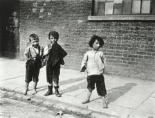 Street urchins in Lambeth, London, 19th century. Creator: Unknown