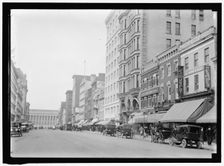 Street view, Washington, D.C., between 1913 and 1917. Creator: Harris & Ewing