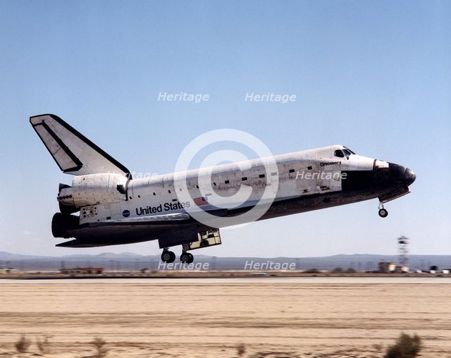 STS-92 touching down, Edwards Air Force Base, California, USA, October 24, 2000.  Creator: NASA.